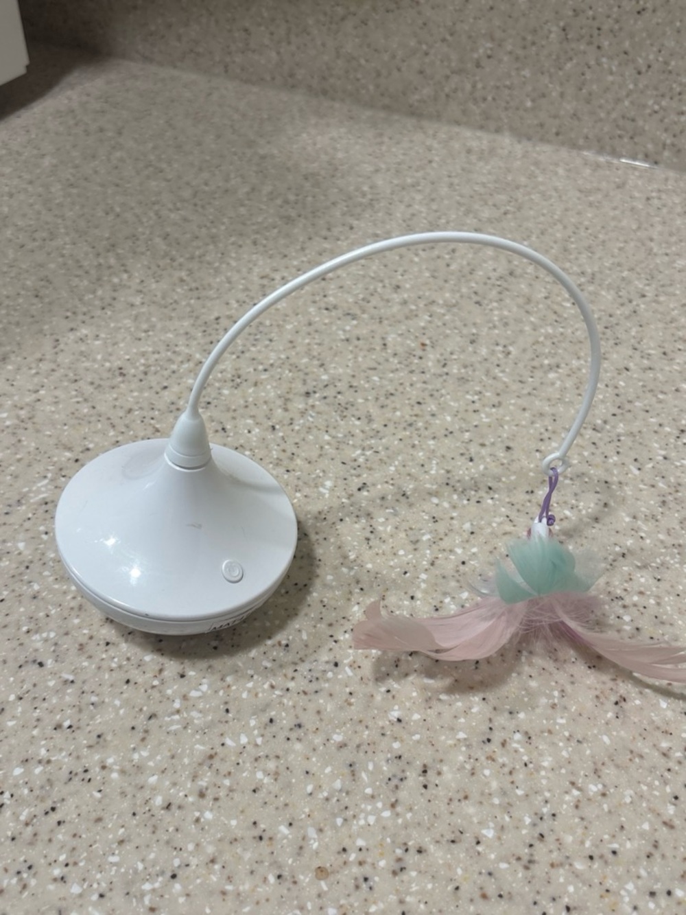 Automatic cat toy with Pastel Feather Charm